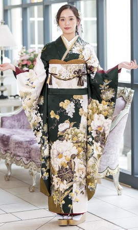 深緑色の牡丹と花尽くし