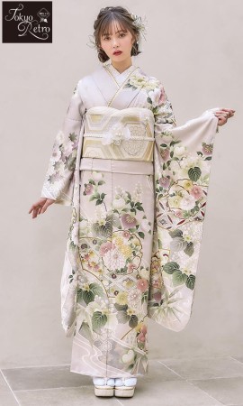 くすみピンク系に橘と椿