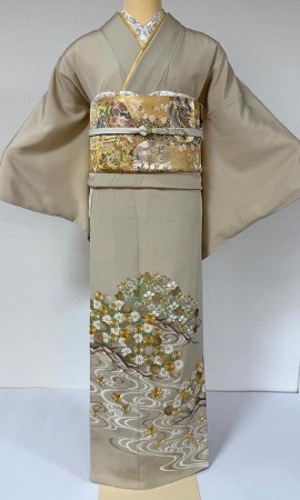 光琳梅 金駒 色留袖